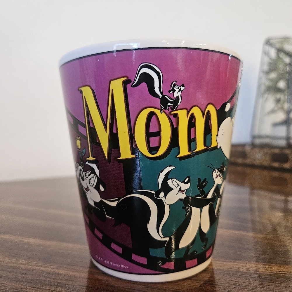 Vintage Warner Bros Pepe Le Pew Mom Mug 1999
